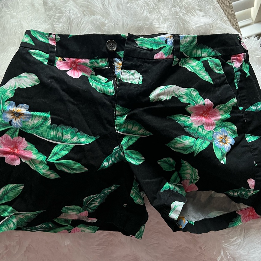 Old navy shorts size 4